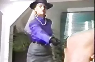 XXX Lesbian datang semalaman ke seorang pirang cantik dan mendapatkan seks bokepsekjepang yang hebat