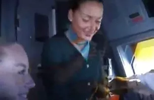 XXX Suami menembak pesona istri di kamera dan menidurinya dengan www bokep sek keras