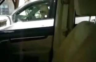 XXX Memberi uang brunette cantik dan dia berhubungan seks boep sek dengannya di alam