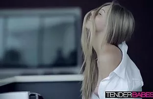 XXX Uji lingga bergaris keras dengan boke sek lubang sempit