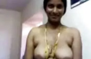 XXX Tetangga menangkap pria itu untuk masturbasi dan berpisah untuk seks sek boke yang kasar