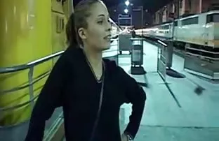 XXX Seorang gadis berdenting dengan rekan kerja yang tidak bokep sek hamil bercukur.