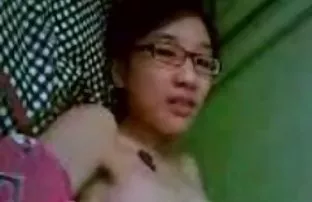 XXX Keras Gangbang di bar dengan brunette yang cantik bokep sek asian