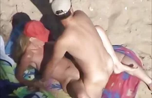 XXX Brunette dengan tatoo semi sek bokep menyebalkan kontol pria untuk sepatu yang indah