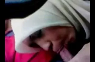 XXX Eva bkep sek Lovia menyebalkan kontol dan dipaku dengan seorang pria seperti pelacur profesional