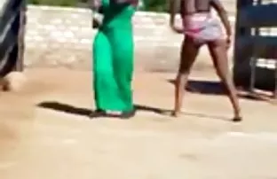 XXX Komandan slutty dengan pacar menyenangkan penis laki-laki dalam bokep animal sek tes seks berkelompok.
