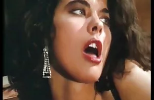 XXX Anak ayam Moskow kacau untuk pasangan, dan sek bokep hot kemudian terlibat dalam seks lesbian