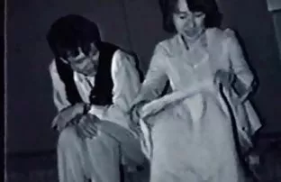 XXX Iblis Rusia menyebar kakinya bokep sek perkosa lebih lebar dan membuat lubang bercukur